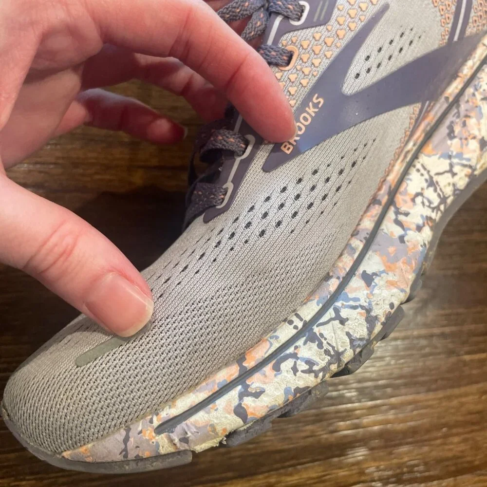 Brooks Ghost 14 Women's Running Shoes in Light Purple and Lavender